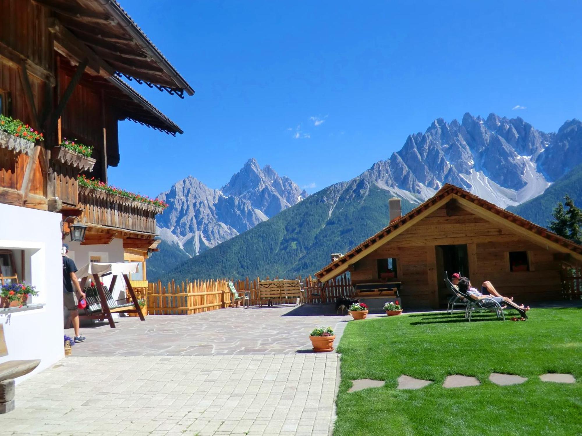 Glinzhof Mountain Natur Resort Agriturismo Сан-Кандидо Экстерьер фото