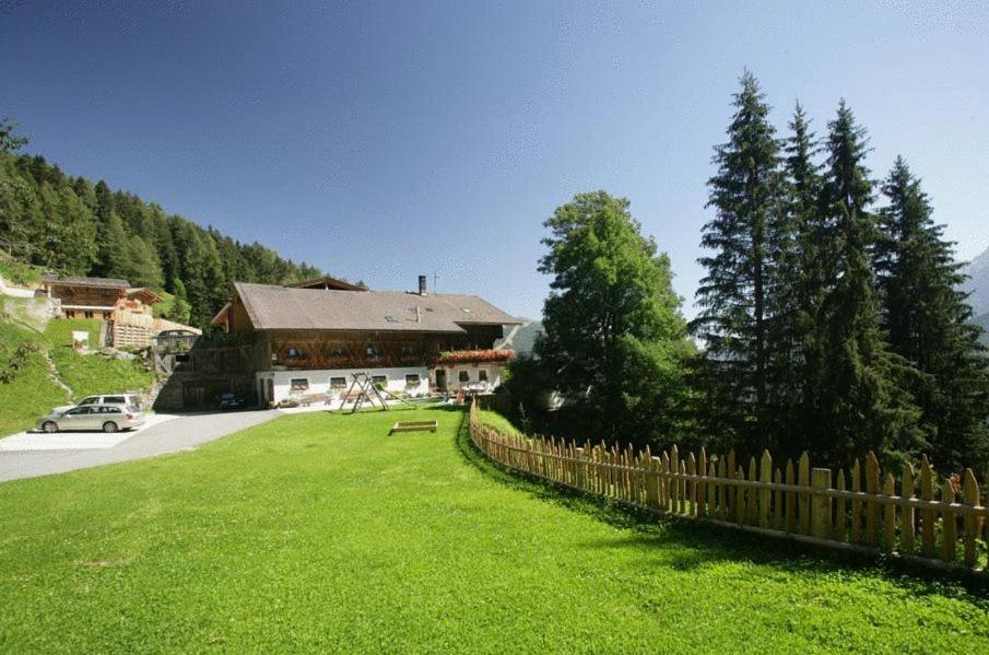 Glinzhof Mountain Natur Resort Agriturismo Сан-Кандидо Экстерьер фото
